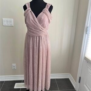 Charming Pink Evening Dress with Delicate Lace